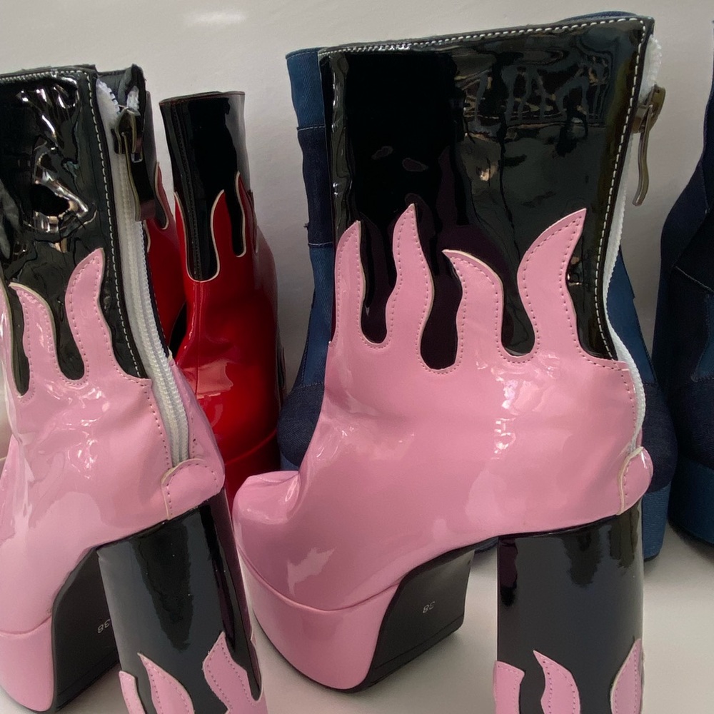 Pink flame booties - Picture 2 of 3